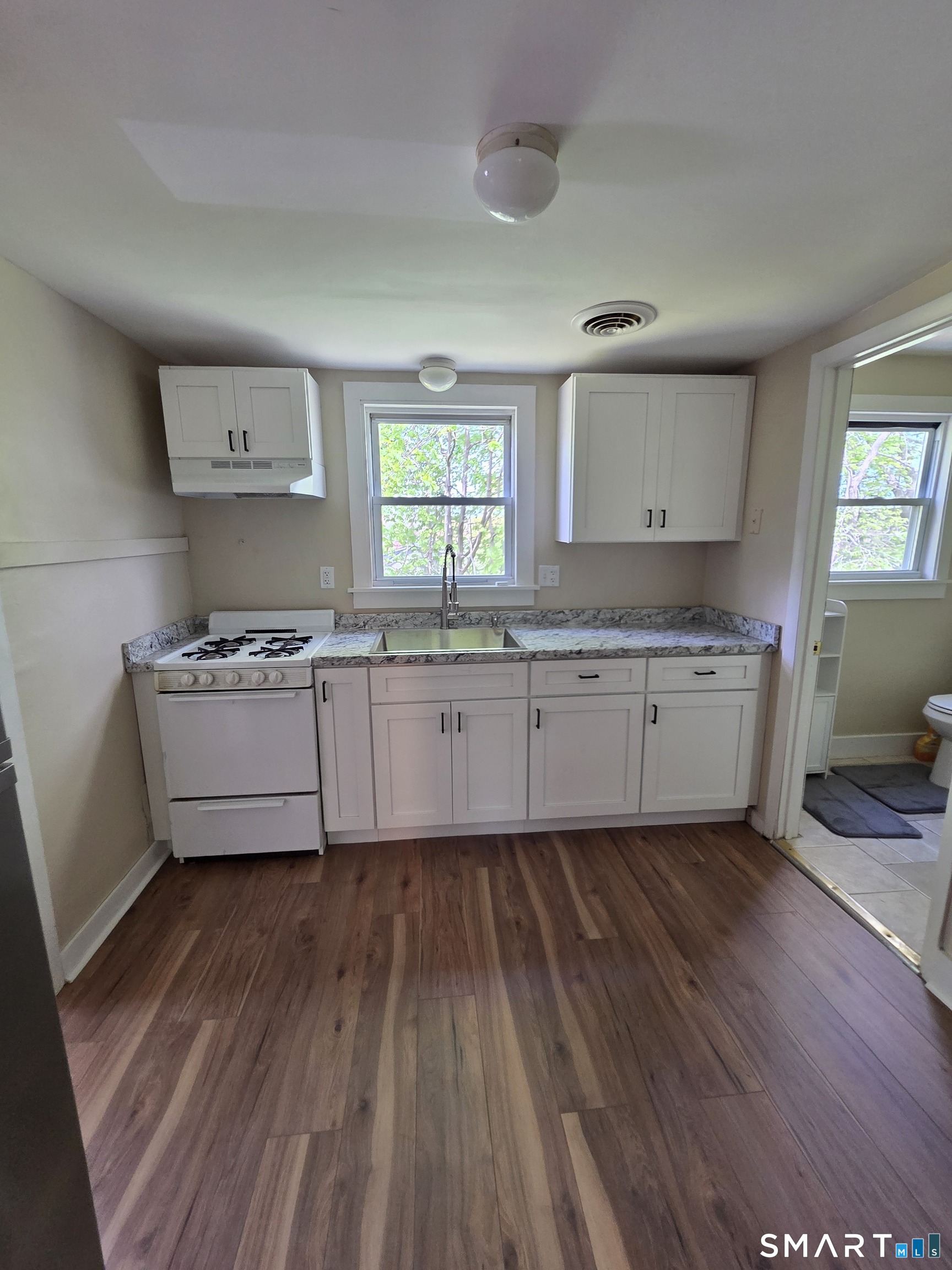 22 Lakeview Street 2