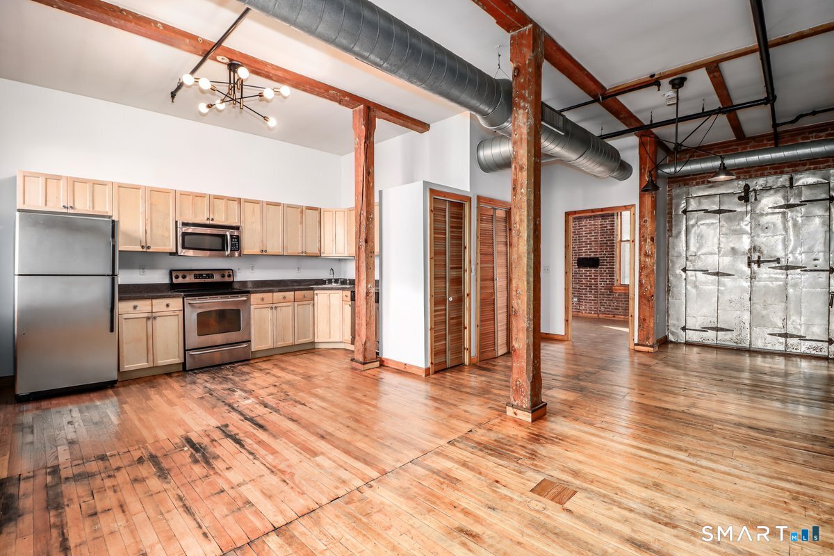 325 Lafayette Street 1105