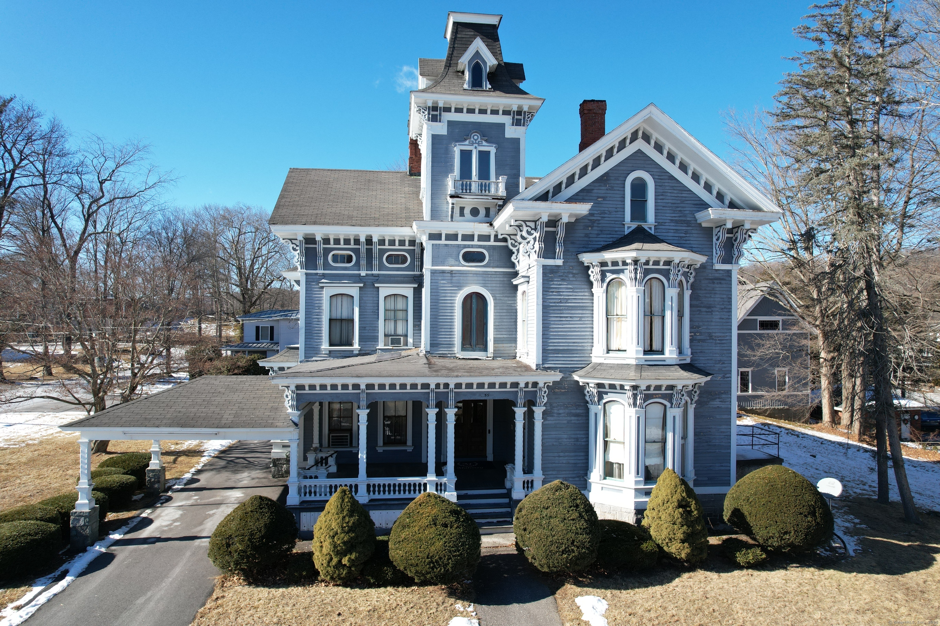 Walnut Street, Winchester, Connecticut - 5 Bedrooms  
3 Bathrooms  
15 Rooms - 