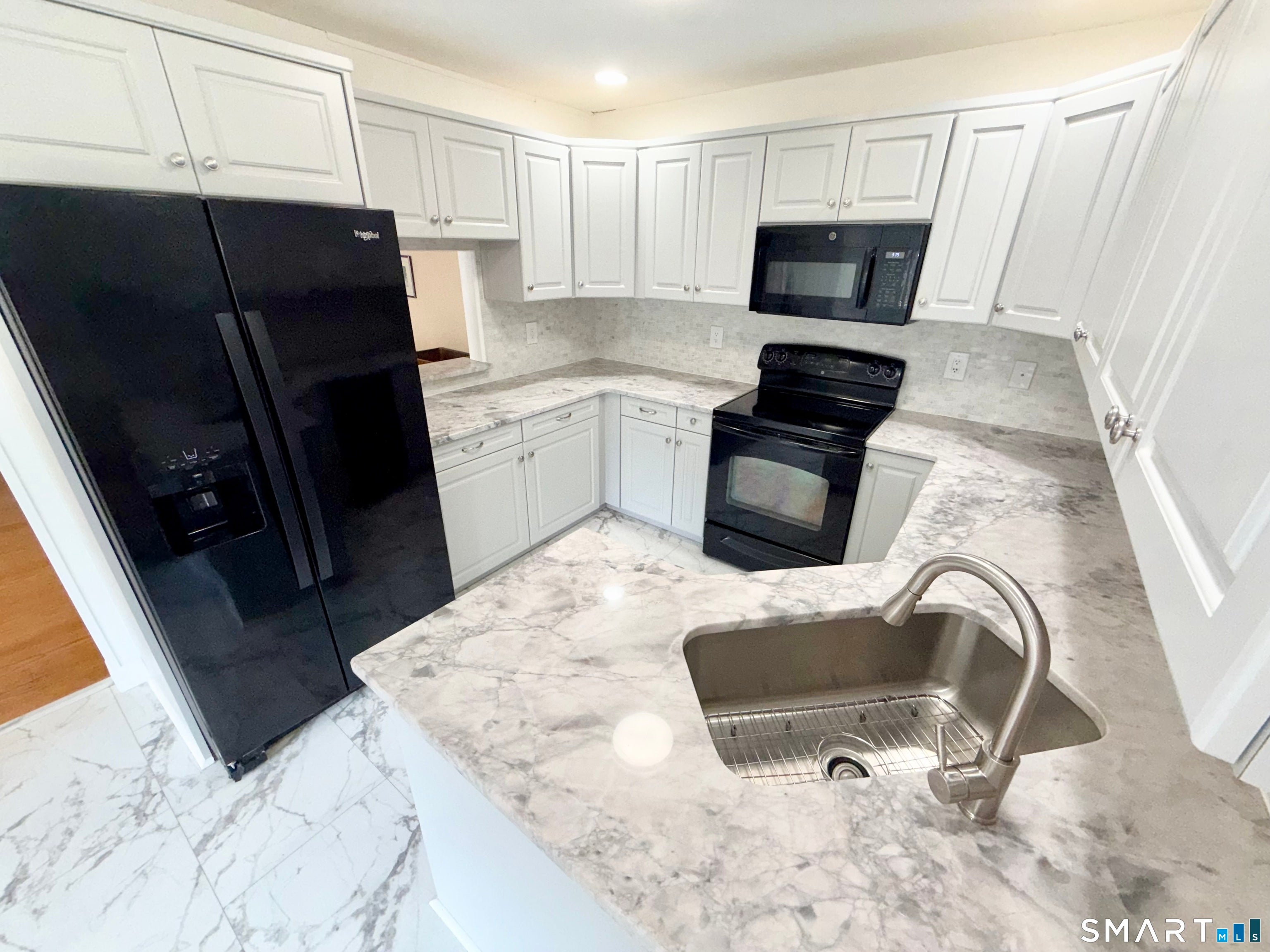 12 Boulevard Drive 32-175