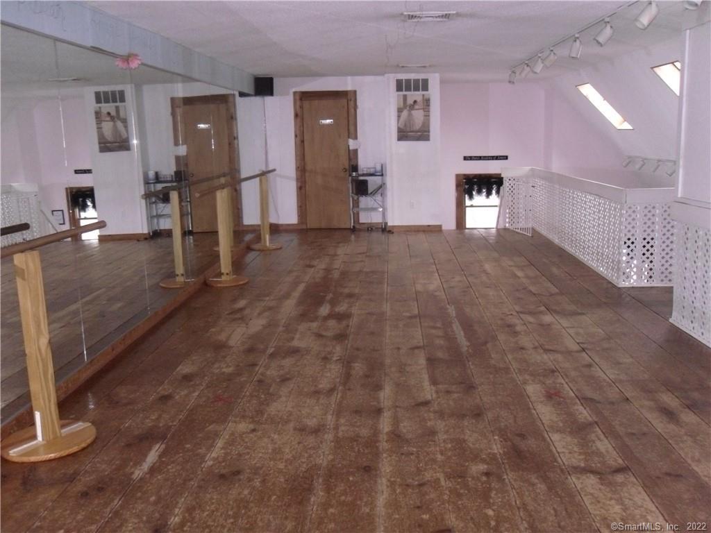 Somers, Connecticut 06071, United States, ,3 BathroomsBathrooms,Commercial,Pending,75775