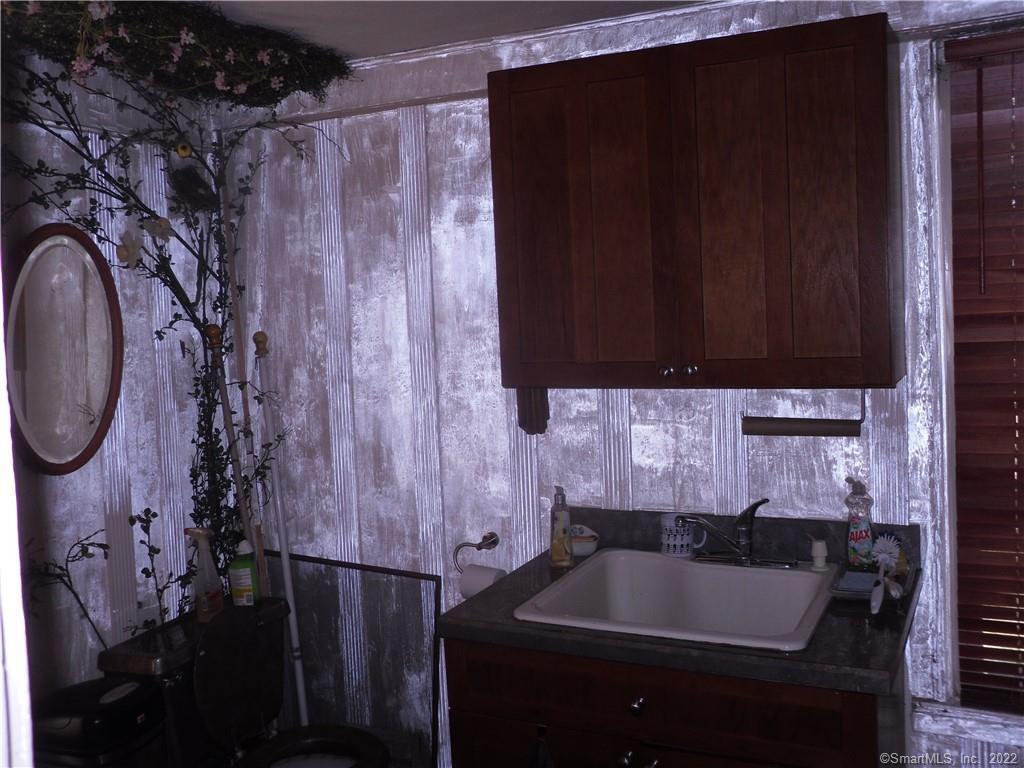 Somers, Connecticut 06071, United States, ,3 BathroomsBathrooms,Commercial,Pending,75775