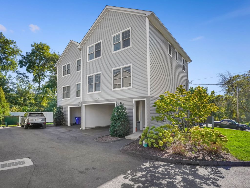 Photo of 118 Berwick Avenue #118, Fairfield, CT 06825 (MLS # 24159890)