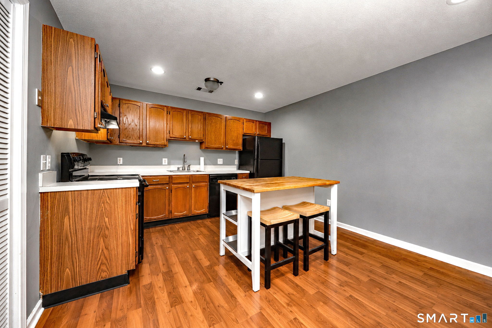 46 South Cherry Street 327 (aka Judd Square)