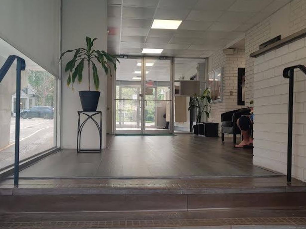 Photo of 87 Glenbrook Road #APT 3C, Stamford, CT 06902 (MLS # 24148959)