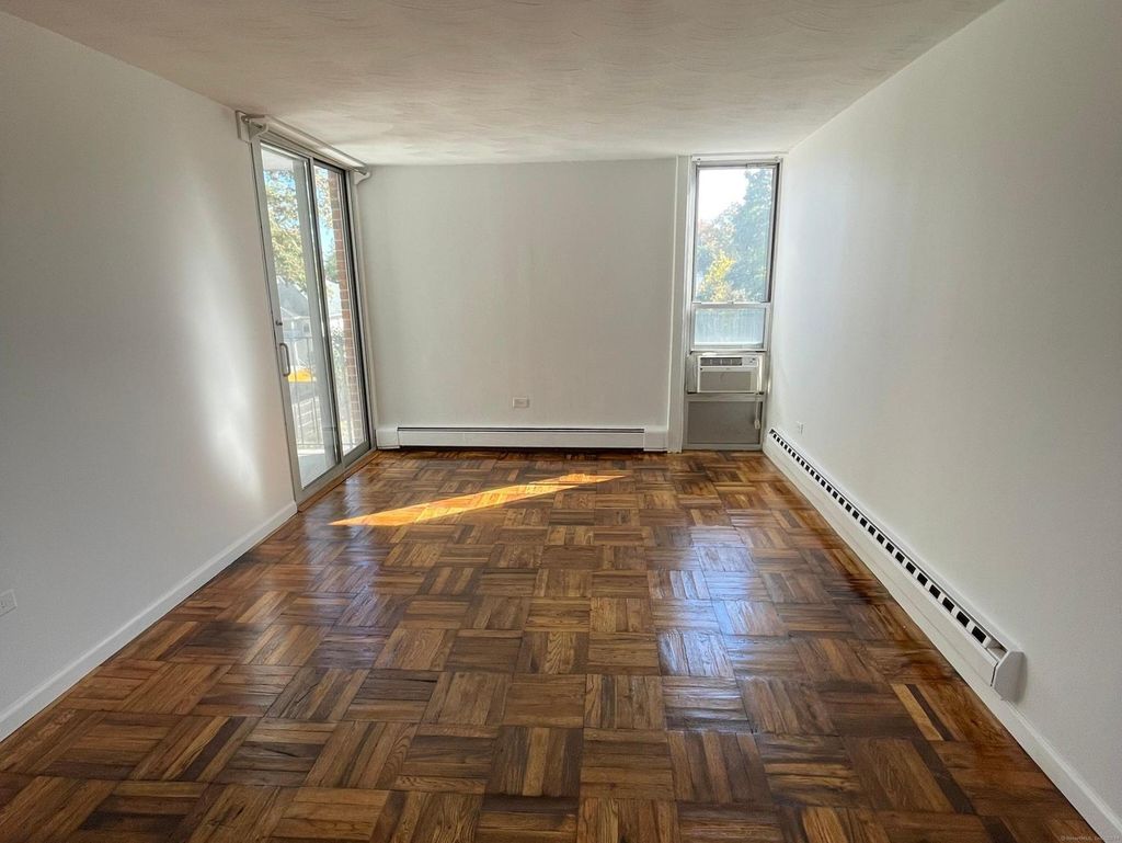 Photo of 87 Glenbrook Road #APT 3C, Stamford, CT 06902 (MLS # 24148959)