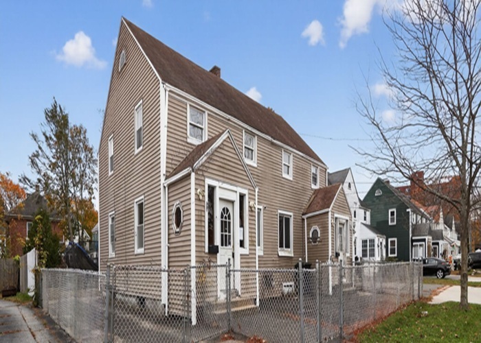 18 West Pleasant Street