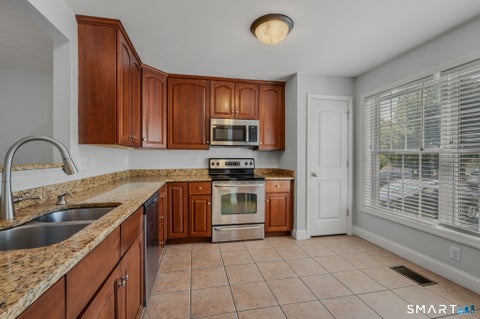 Tiny photo for 15 Freedom Way #83, East Lyme, CT 06357 (MLS # 24215739)