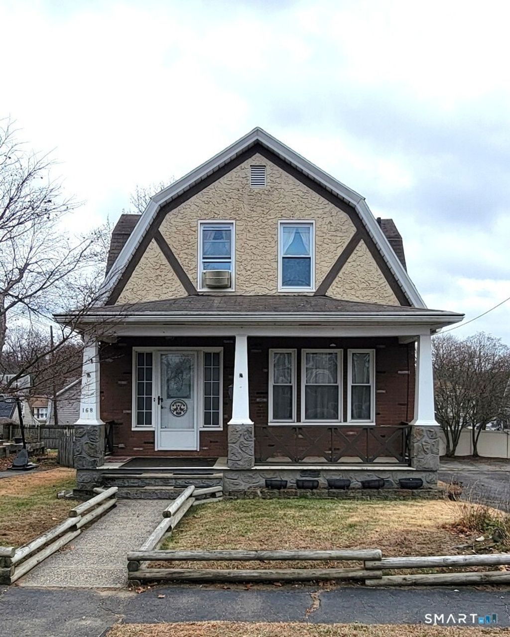 Photo of 168 Fairlawn Avenue, Waterbury, CT 06705 (MLS # 24144574)