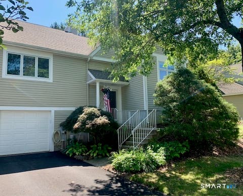 Photo of 20 Madison Lane #20, Avon, CT 06001 (MLS # 24197573)