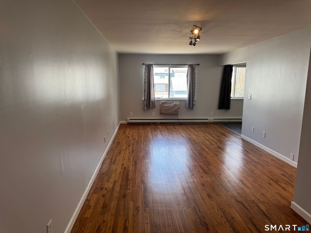 Photo of 4 Glenwood Avenue #B7, Norwalk, CT 06854 (MLS # 24168042)