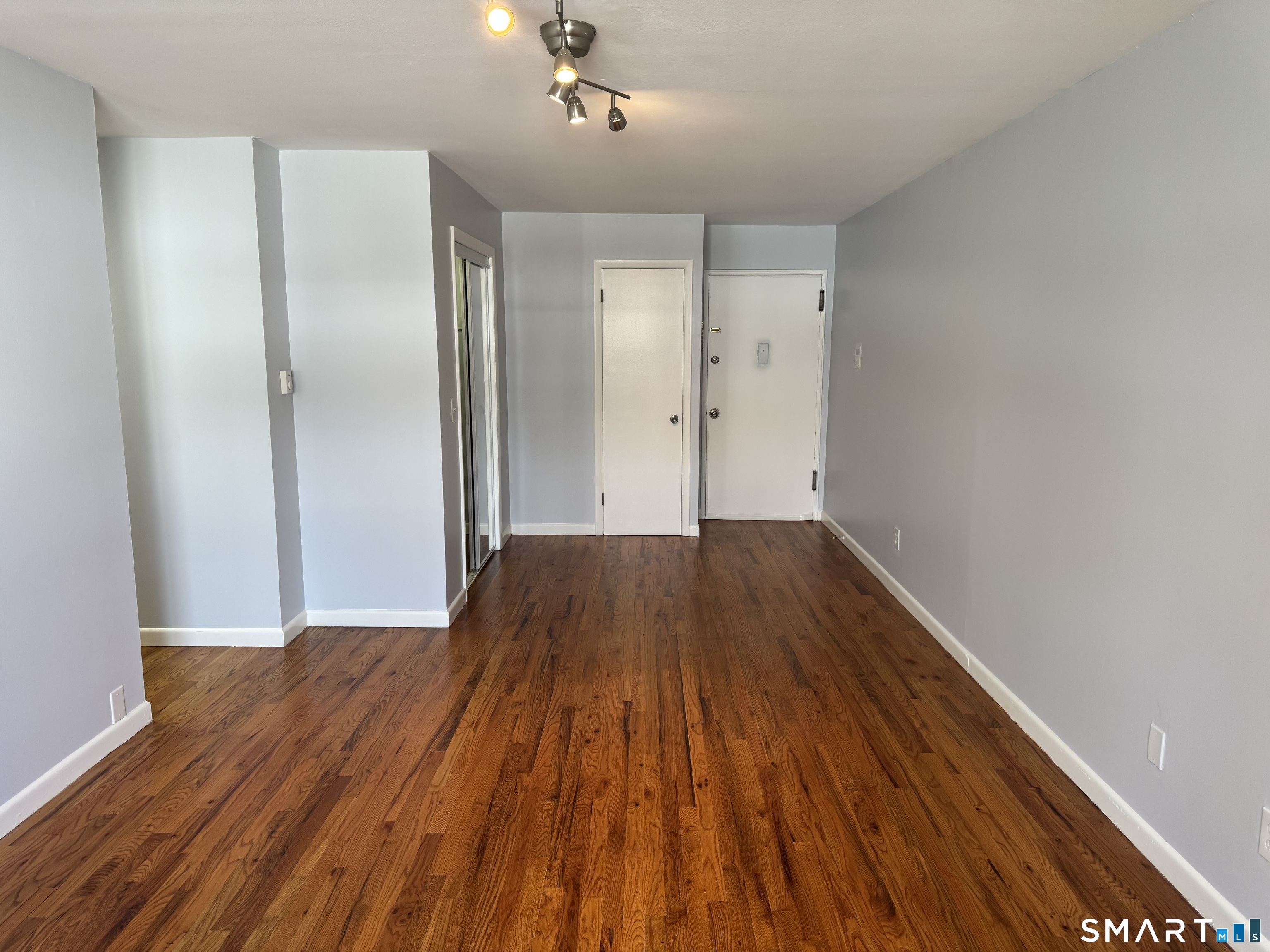 4 Glenwood Avenue B7