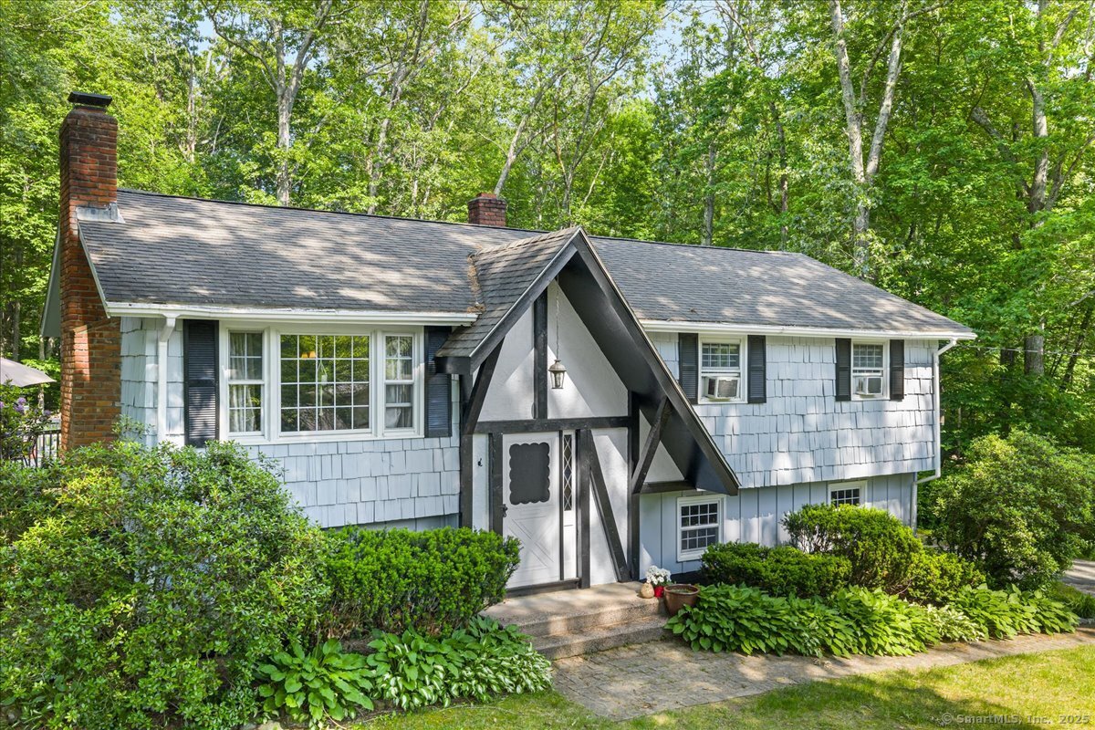 10 Lucerne Drive