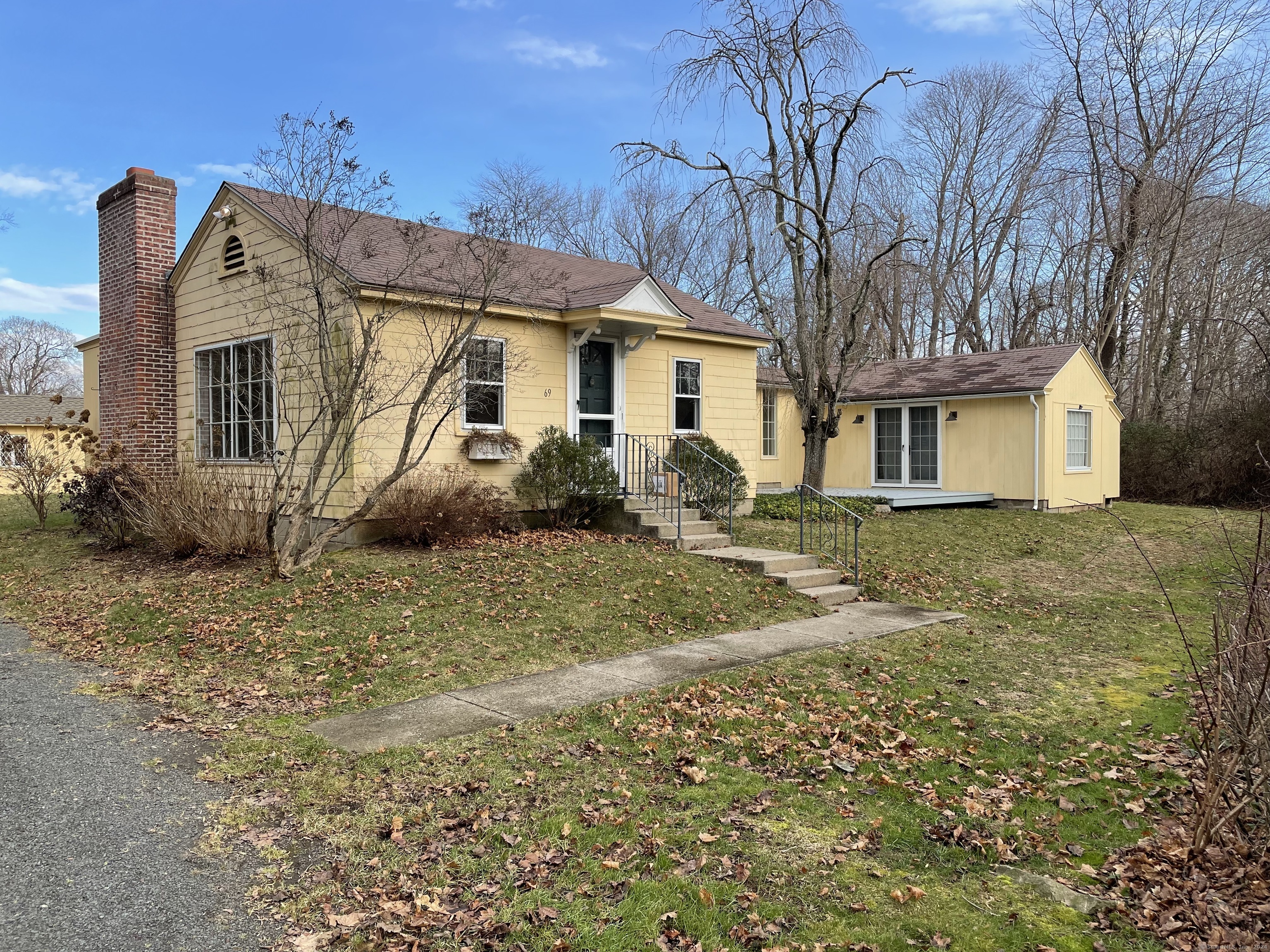 Rental Property at River Street, Guilford, Connecticut - Bedrooms: 1 
Bathrooms: 1 
Rooms: 4  - $3,500 MO.