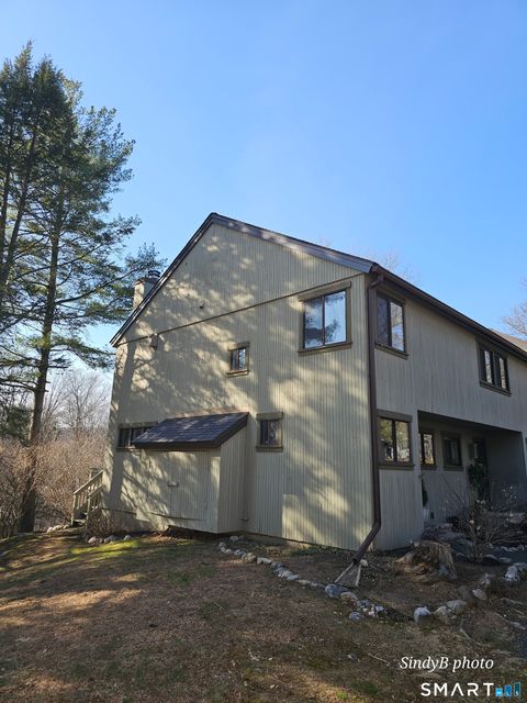 Photo of 24 Fox Run, Woodbury, CT 06798 (MLS # 24159700)