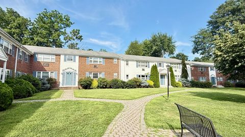 Photo of 19 Colonial Drive #APT B, Rocky Hill, CT 06067 (MLS # 24108824)
