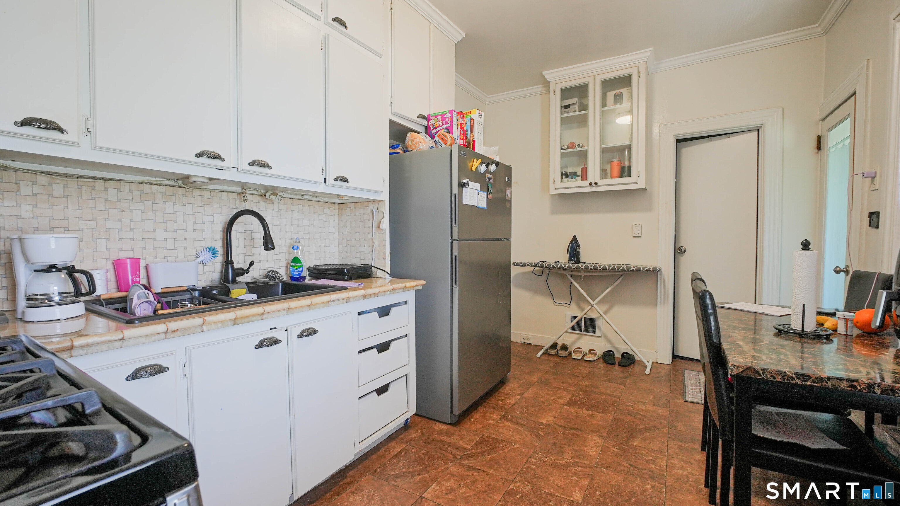 46 Deforest Avenue