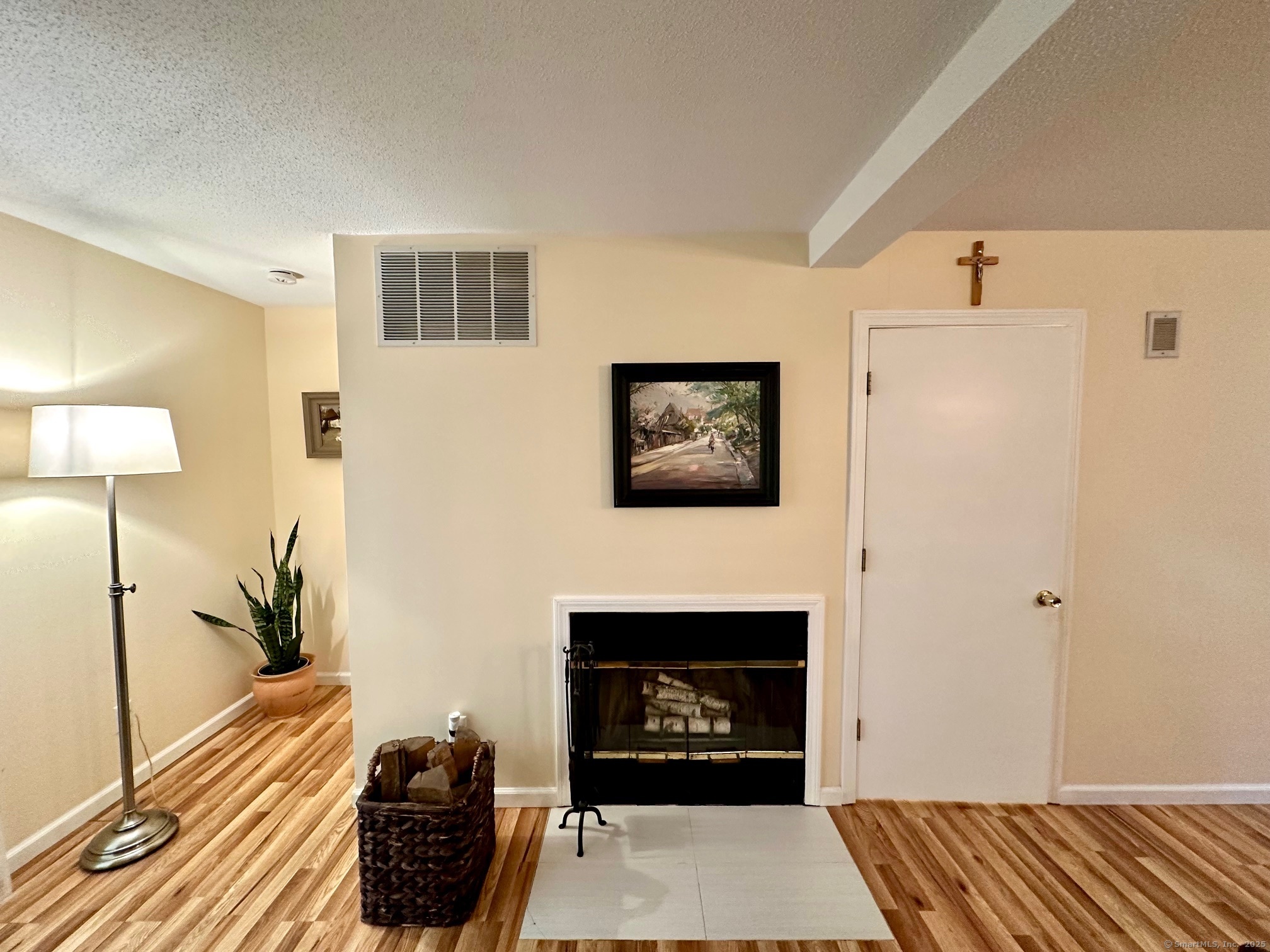 489 Wolcott Street APT 25