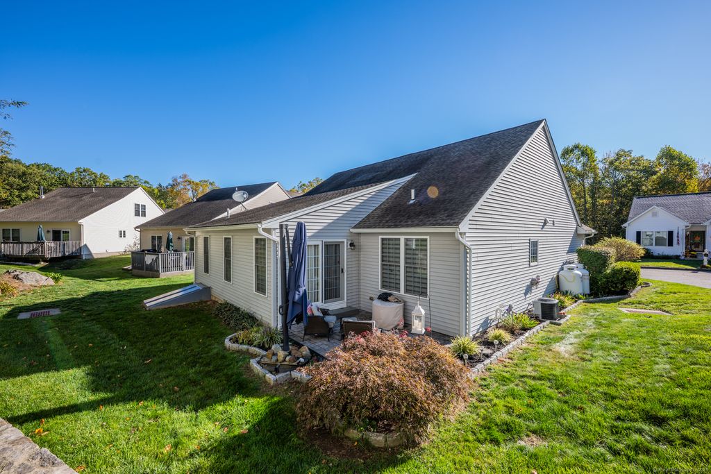 Photo of 286 Beth Lane #16, Waterbury, CT 06705 (MLS # 24133037)