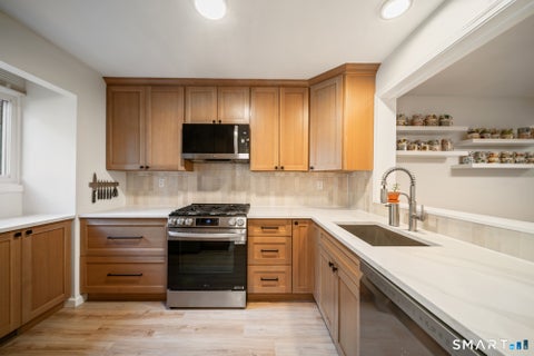 Tiny photo for 5 Danforth Lane #5, West Hartford, CT 06110 (MLS # 24205074)