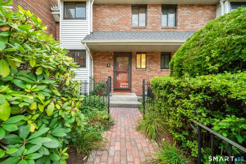 Photo of 5 Danforth Lane #5, West Hartford, CT 06110 (MLS # 24205074)