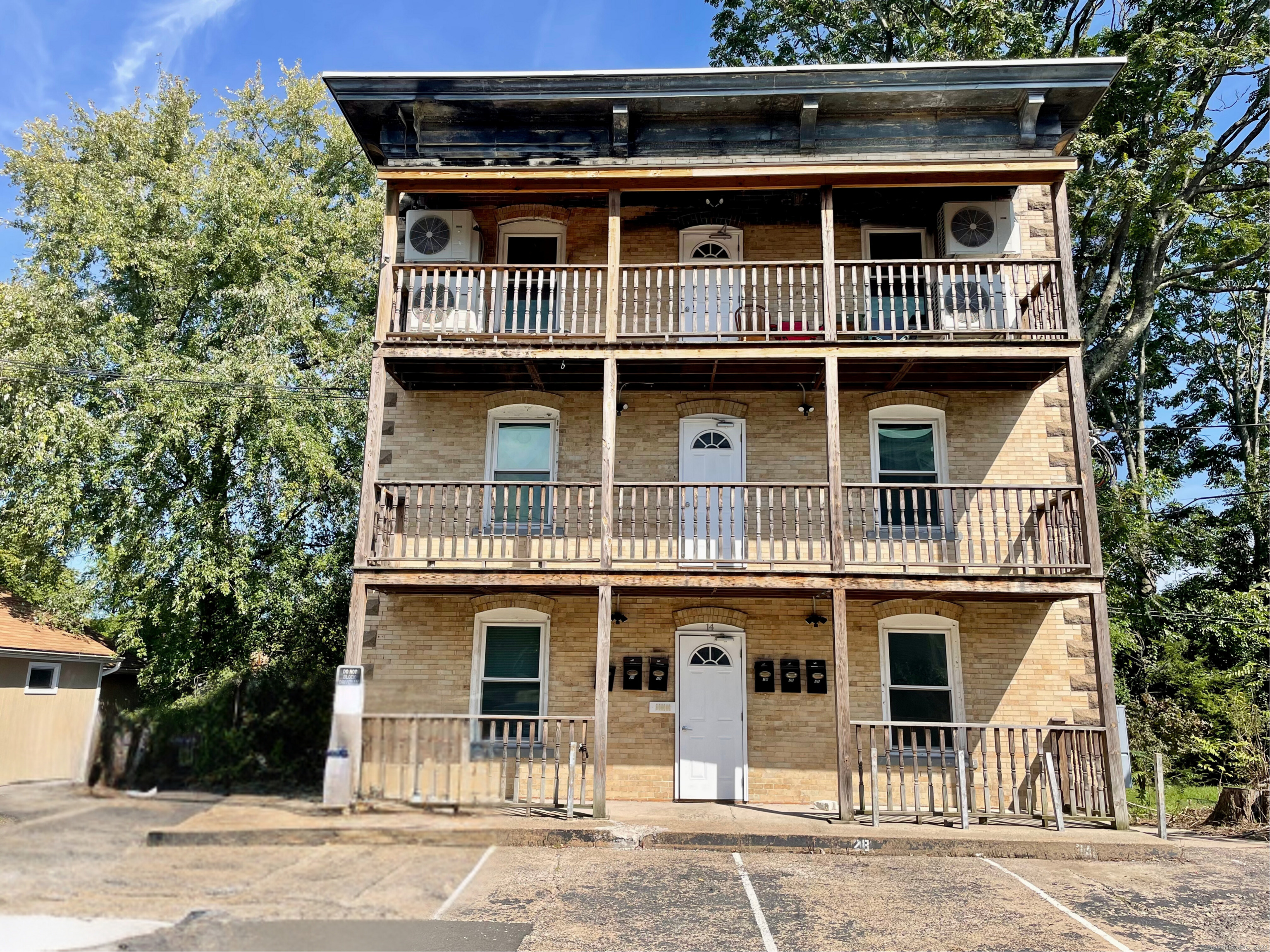 Rental Property at Dwight Street 3B, Bristol, Connecticut - Bedrooms: 2 
Bathrooms: 1 
Rooms: 4  - $1,450 MO.