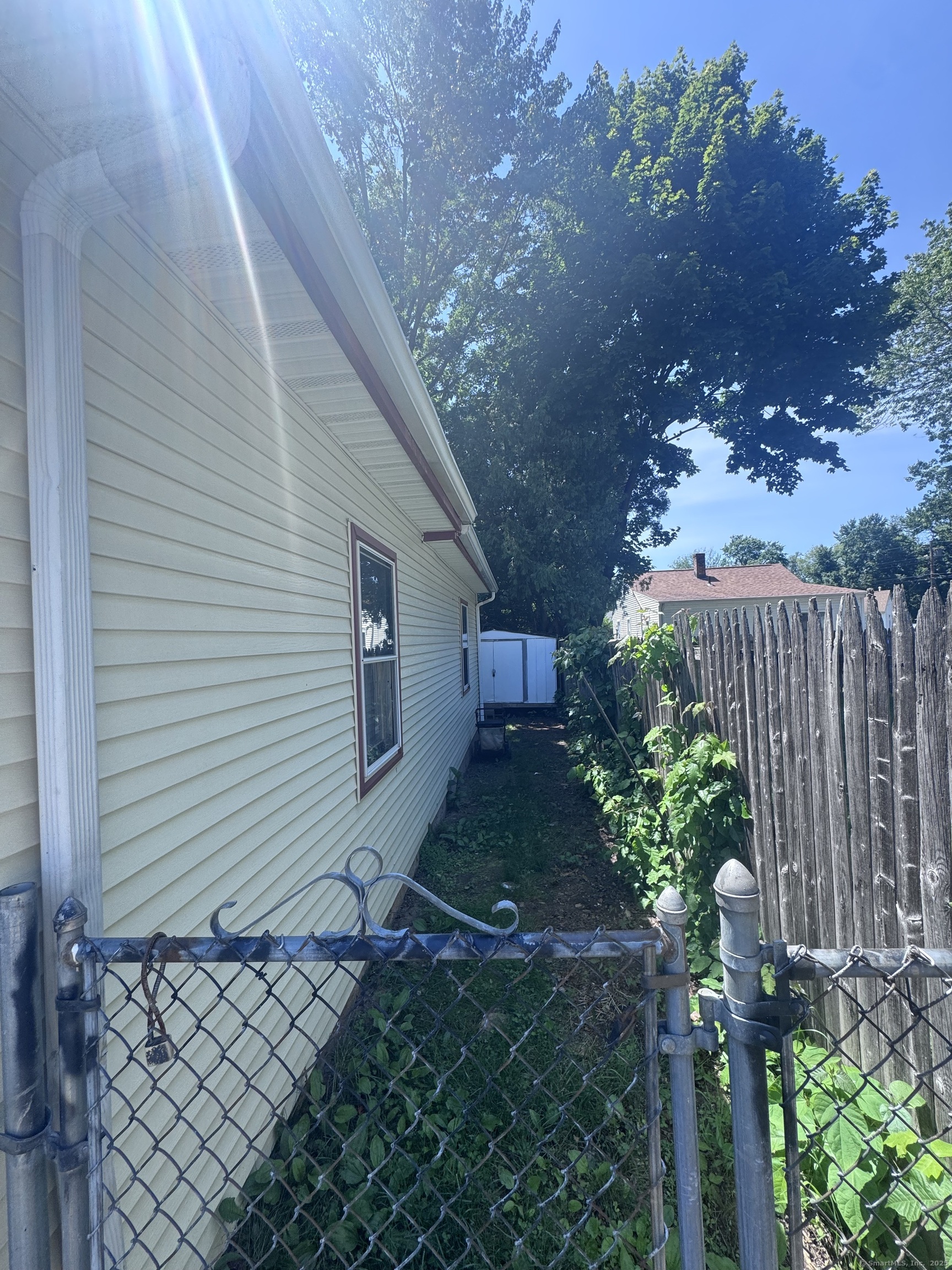61 Naubuc Avenue