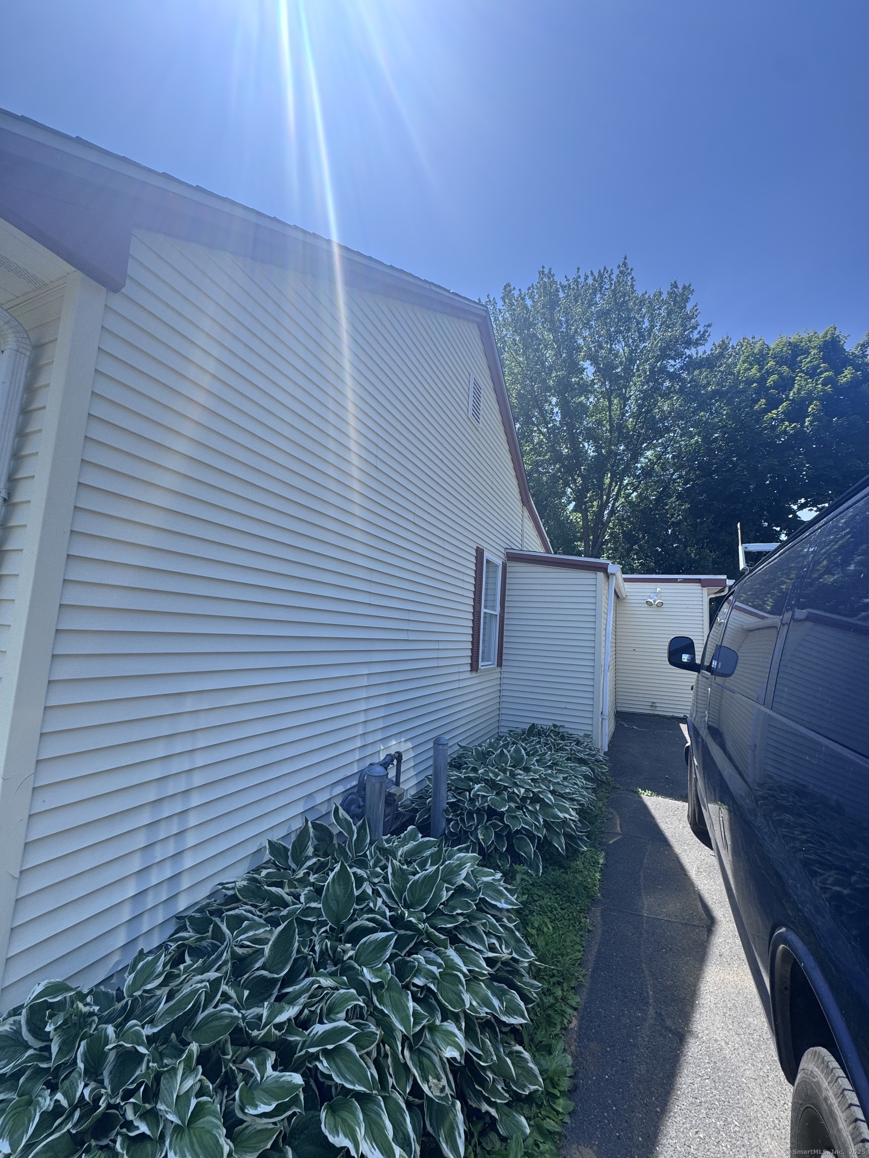 61 Naubuc Avenue