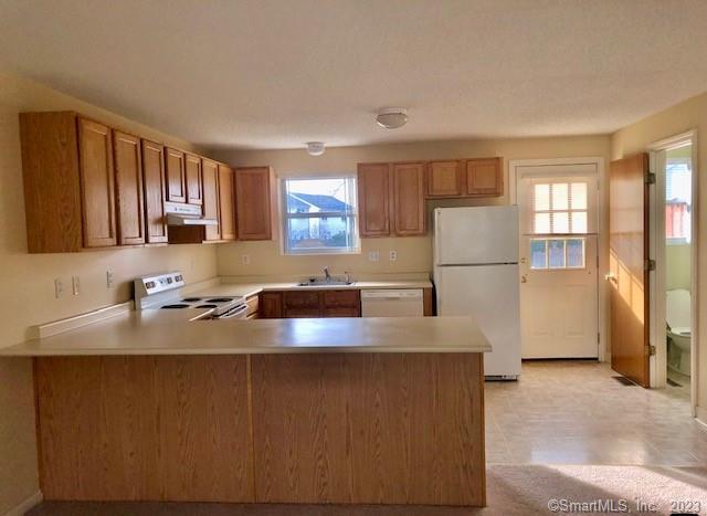 Glastonbury, Connecticut 06033, United States, 2 Bedrooms Bedrooms, ,2 BathroomsBathrooms,Residential,Active,139922