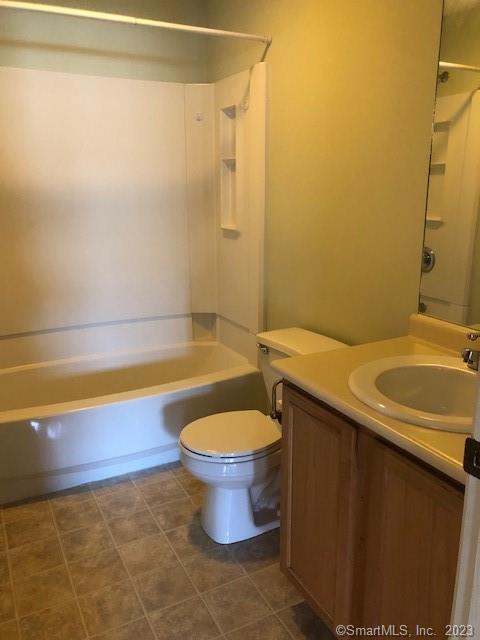 Glastonbury, Connecticut 06033, United States, 2 Bedrooms Bedrooms, ,2 BathroomsBathrooms,Residential,Active,139922