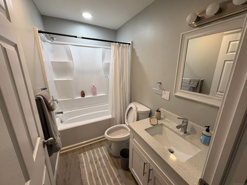Tiny photo for 254 Norwich New London Turnpike #B, Montville, CT 06382 (MLS # 24135258)