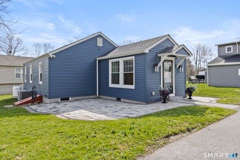 Tiny photo for 10 Pattagansett Court, East Lyme, CT 06357 (MLS # 24170209)