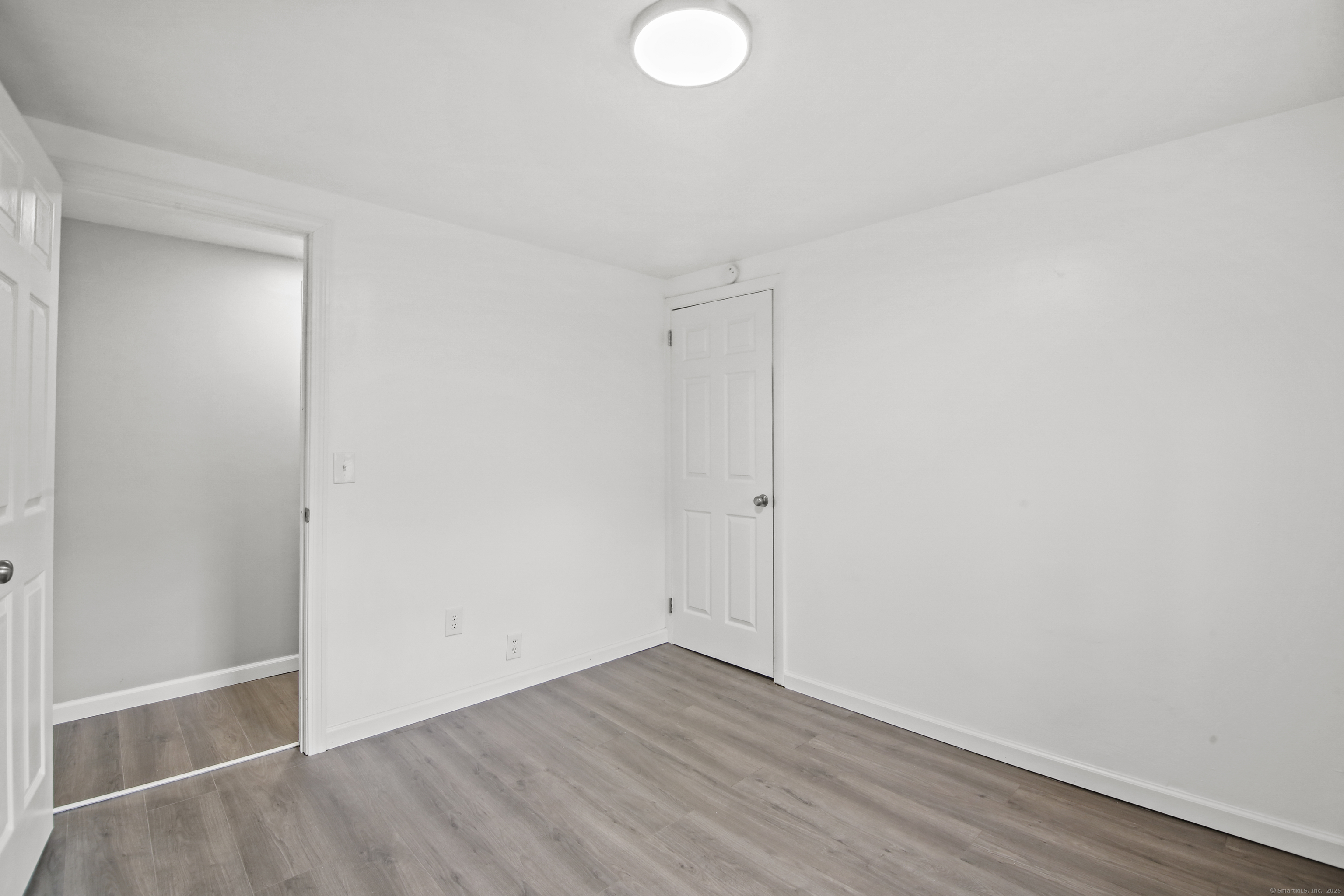 Bristol, Connecticut 06010, United States, 3 Bedrooms Bedrooms, ,1 BathroomBathrooms,Residential,Pending,19036