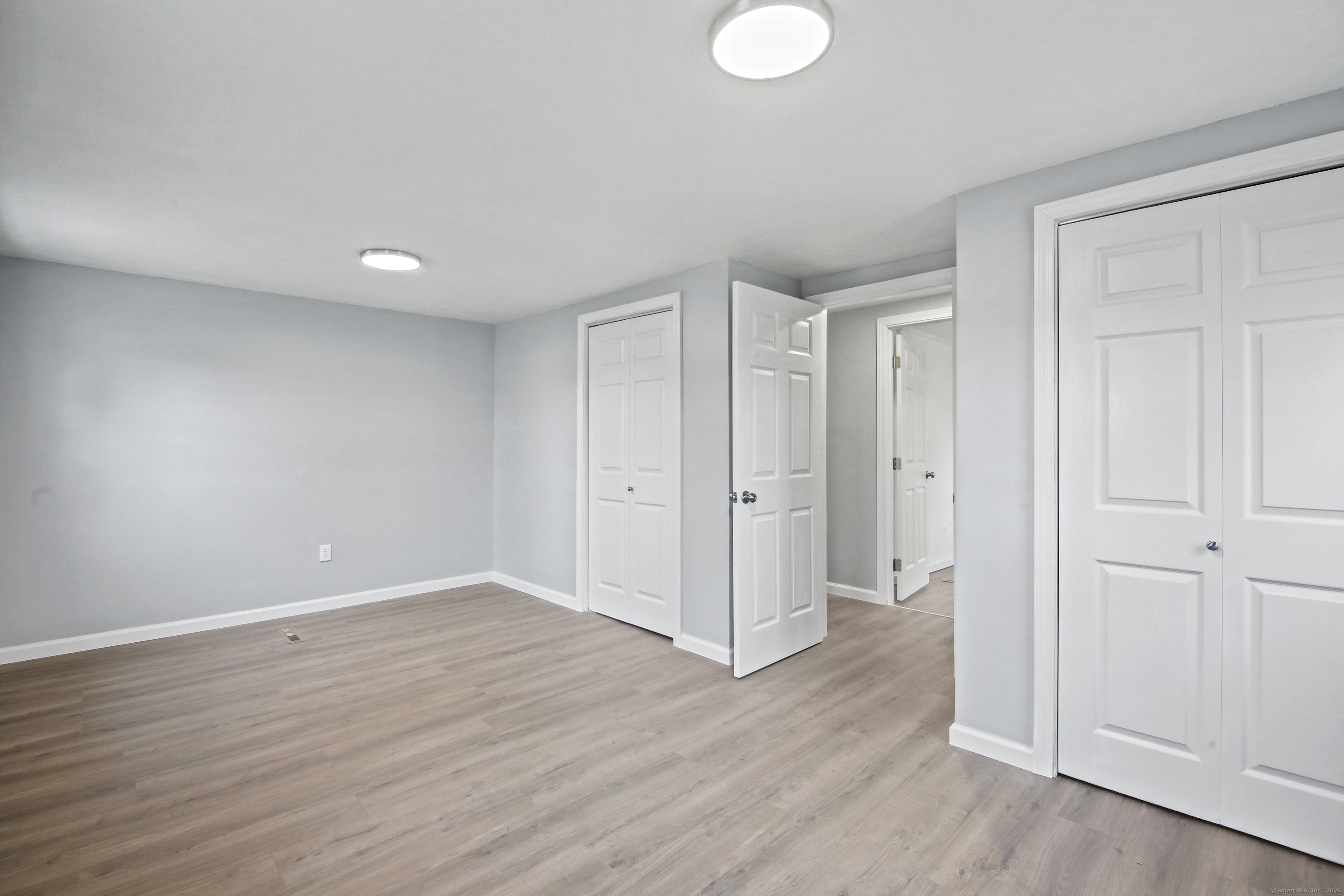 Bristol, Connecticut 06010, United States, 3 Bedrooms Bedrooms, ,1 BathroomBathrooms,Residential,Pending,19036