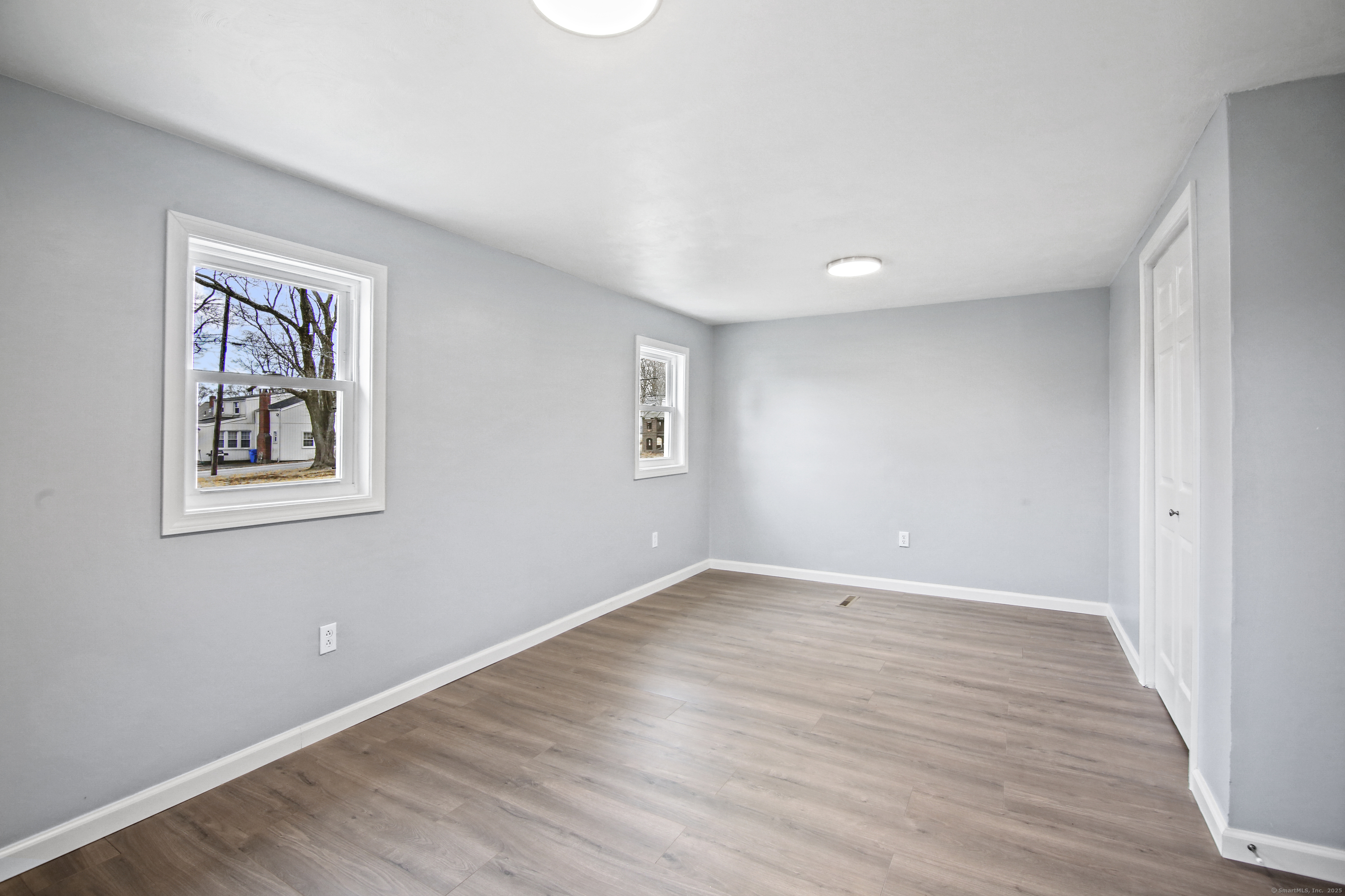 Bristol, Connecticut 06010, United States, 3 Bedrooms Bedrooms, ,1 BathroomBathrooms,Residential,Pending,19036