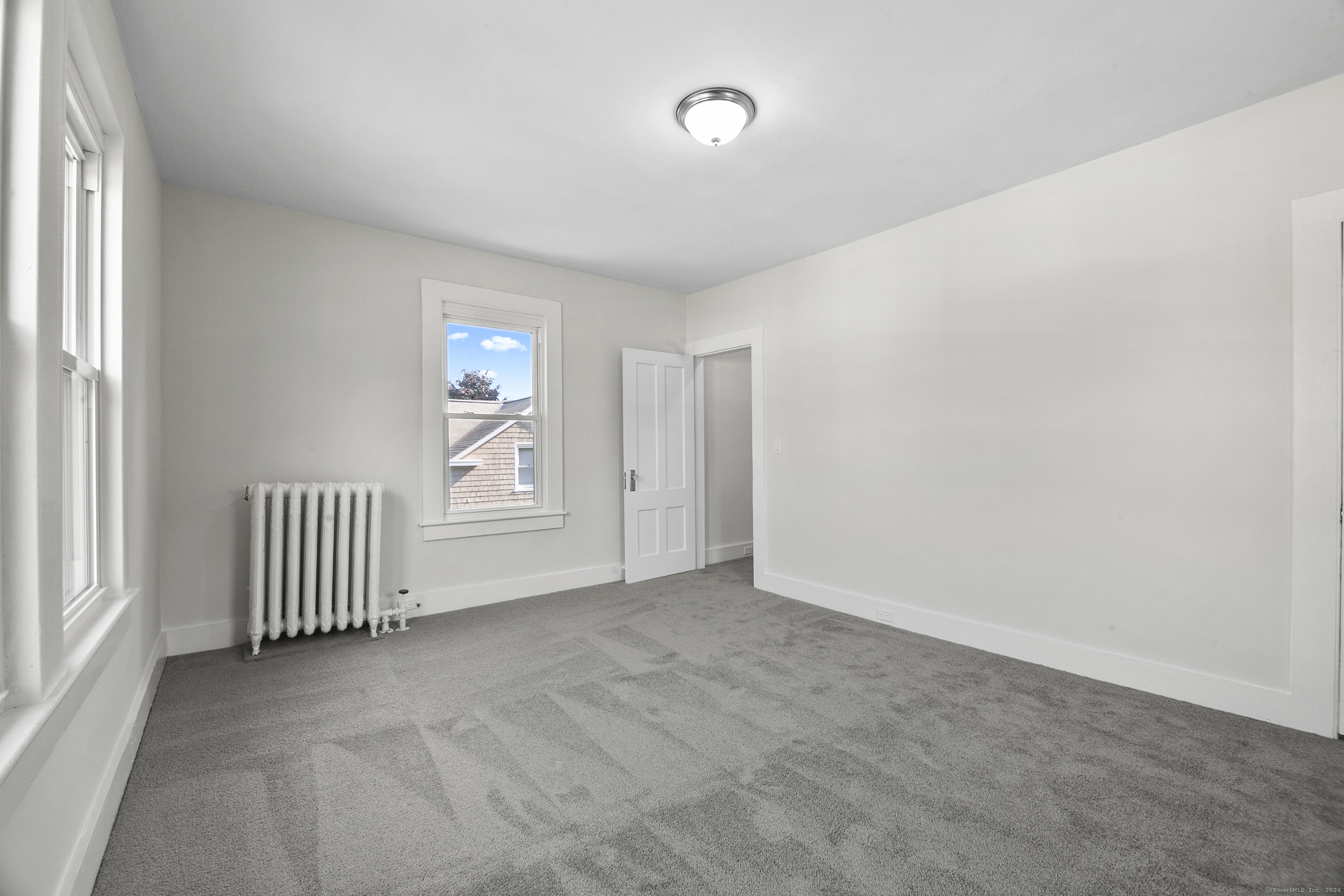 Meriden, Connecticut 06450, United States, 3 Bedrooms Bedrooms, ,1 BathroomBathrooms,Residential,Pending,43747