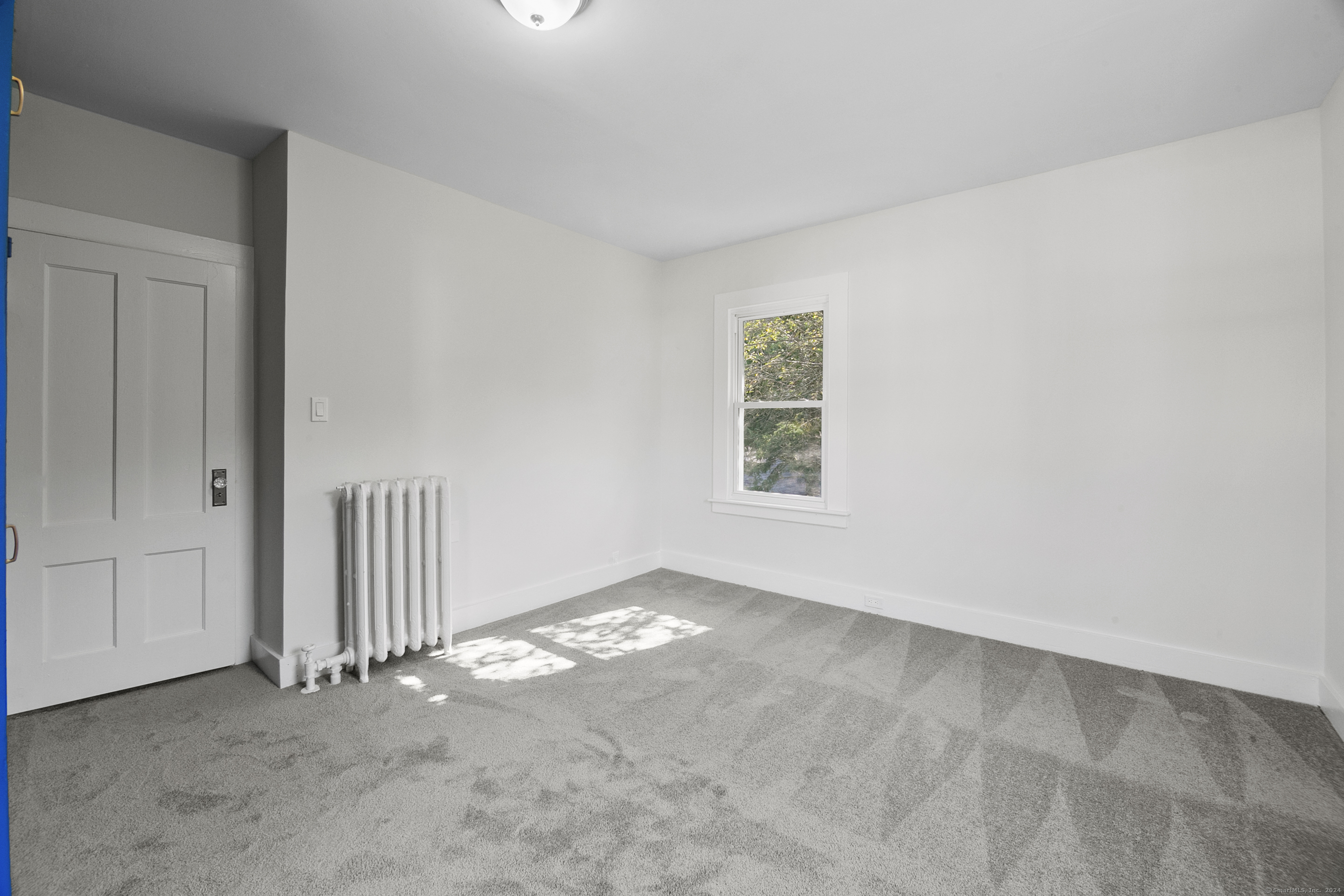 Meriden, Connecticut 06450, United States, 3 Bedrooms Bedrooms, ,1 BathroomBathrooms,Residential,Pending,43747