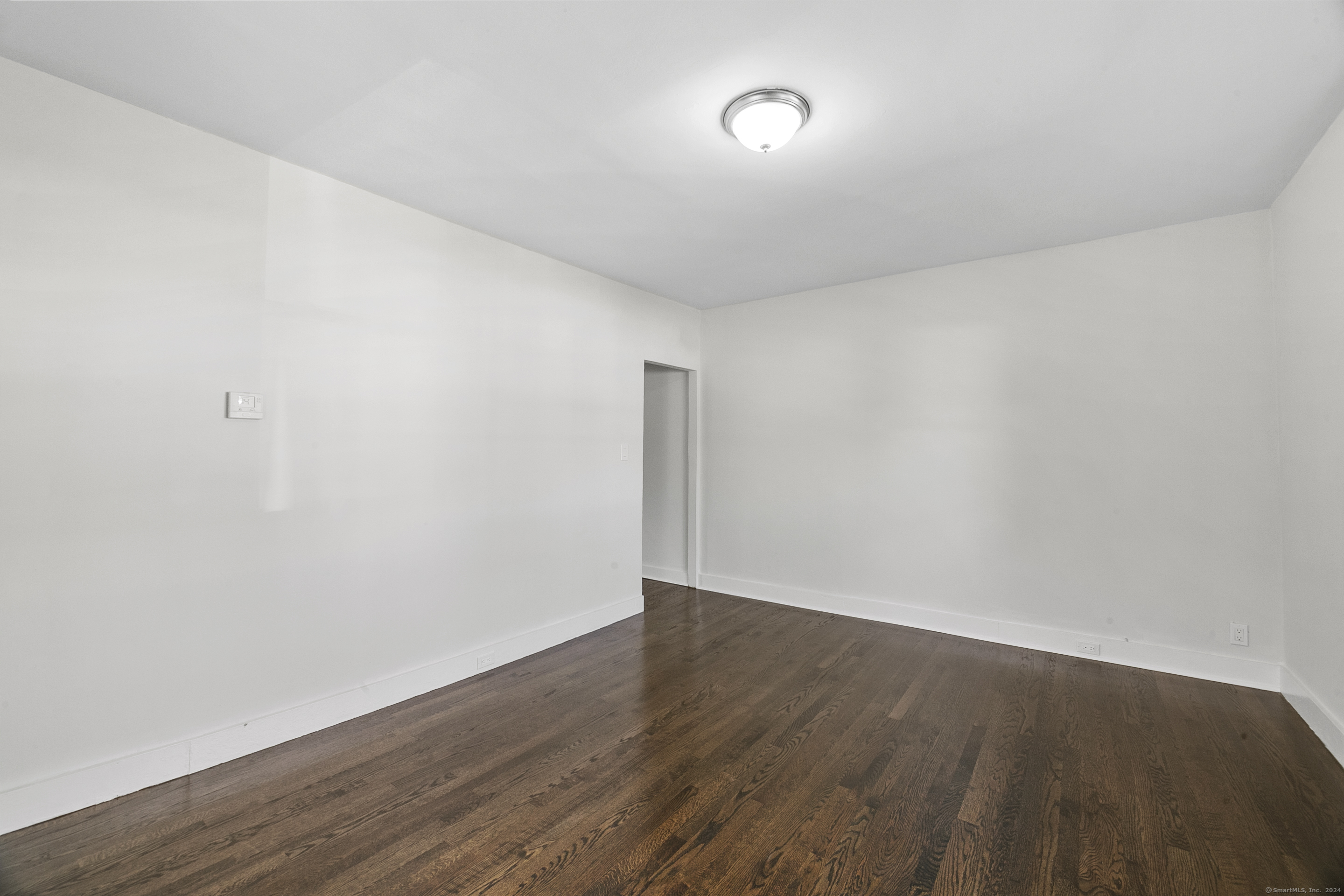 Meriden, Connecticut 06450, United States, 3 Bedrooms Bedrooms, ,1 BathroomBathrooms,Residential,Pending,43747