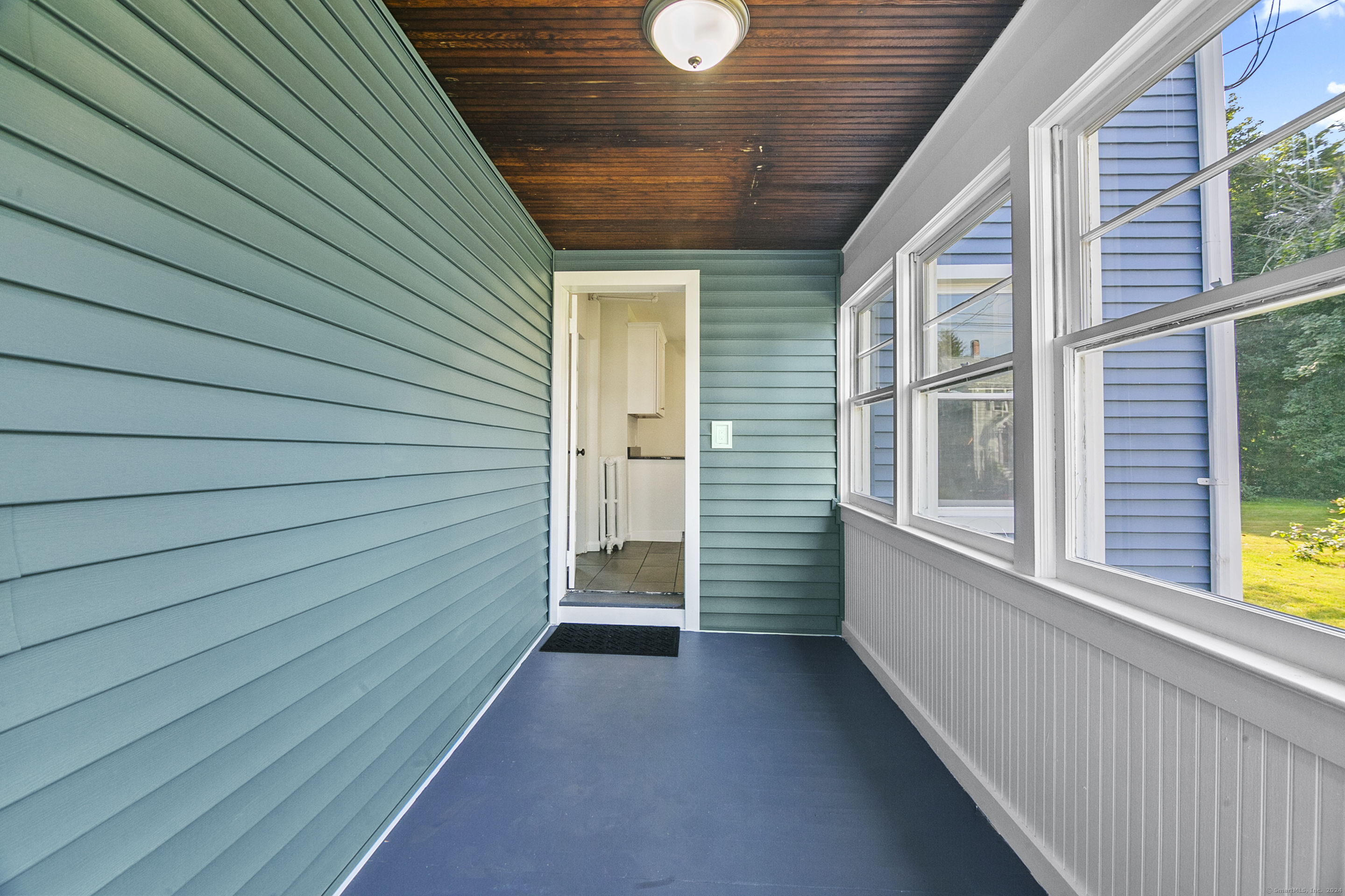 Meriden, Connecticut 06450, United States, 3 Bedrooms Bedrooms, ,1 BathroomBathrooms,Residential,Pending,43747