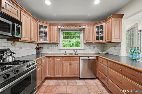 Tiny photo for 8 Ernel Drive, Greenwich, CT 06878 (MLS # 24183181)