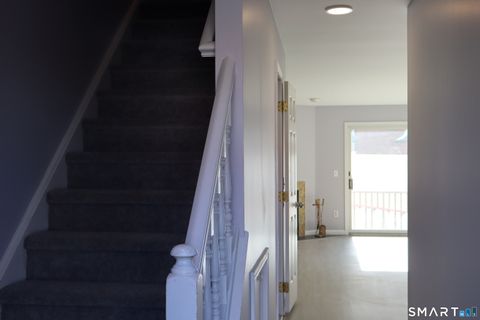 Condo For Rent - 15 Boughton Street #APT 4<br/> Danbury, CT 06810