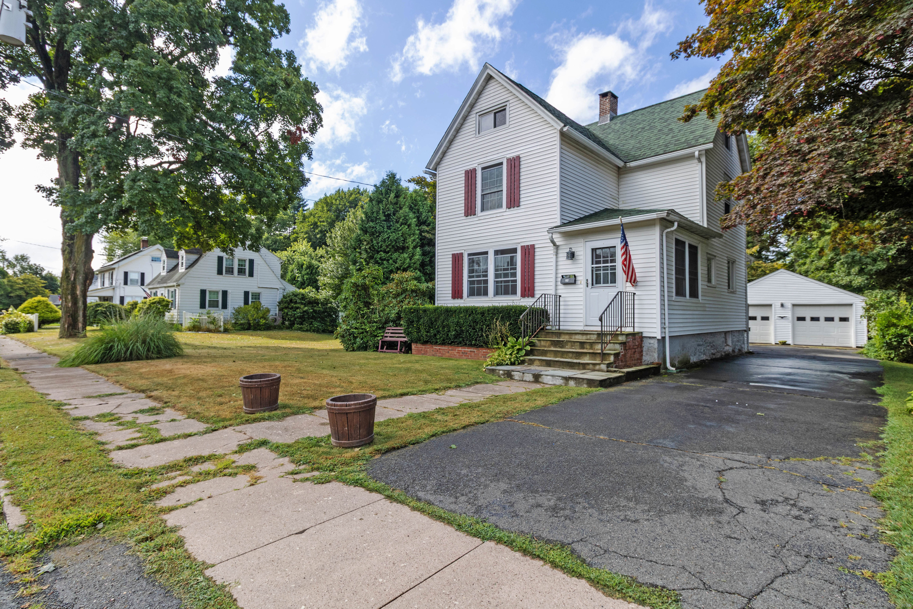 25 Waverly Avenue