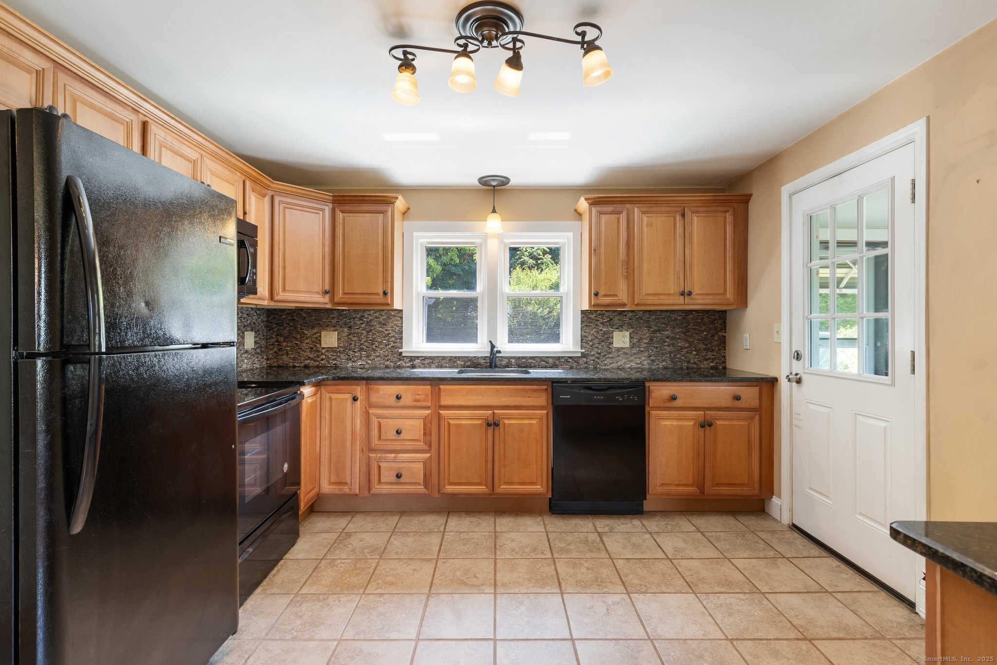82 Vernon Center Heights