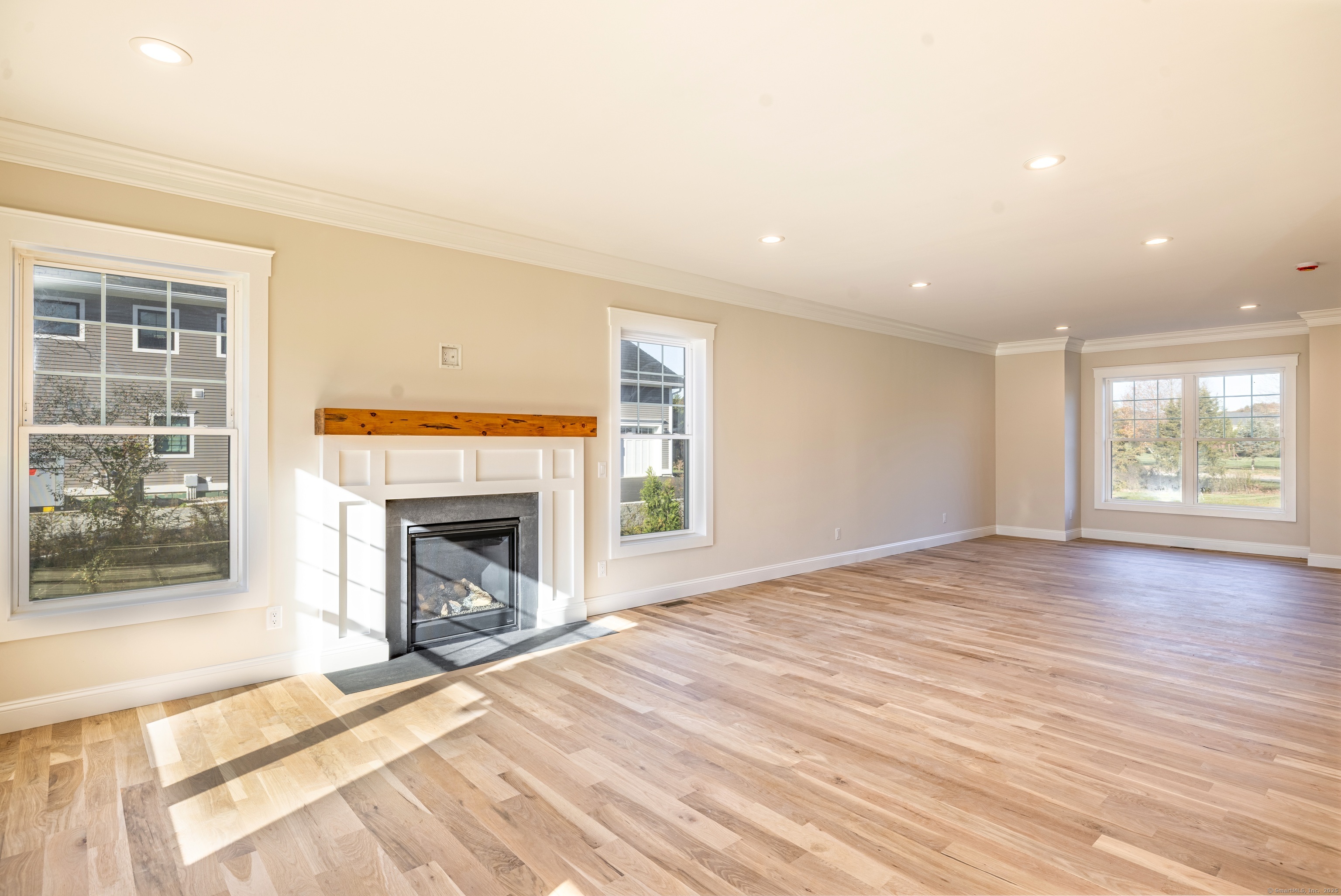 East Lyme, Connecticut 06333, United States, 4 Bedrooms Bedrooms, ,3 BathroomsBathrooms,Residential,Active,239361