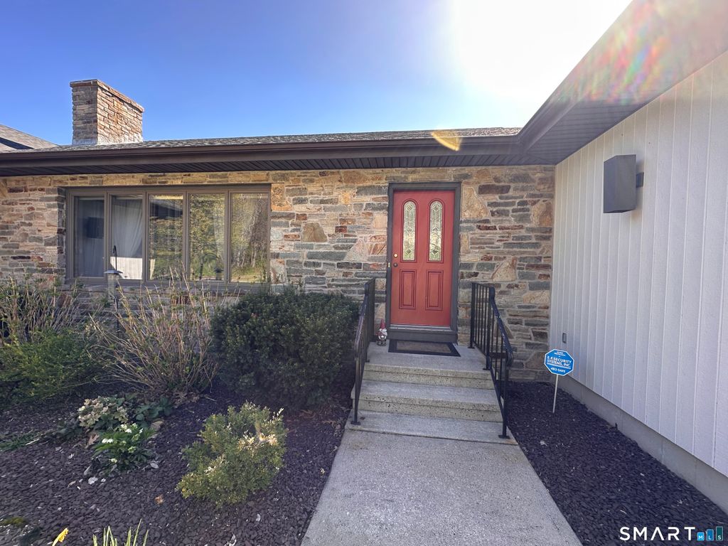 Photo of 36 Marks Court, Branford, CT 06405 (MLS # 24170481)