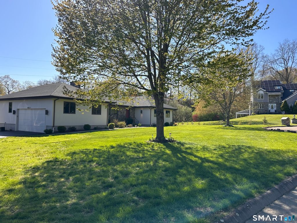 Photo of 36 Marks Court, Branford, CT 06405 (MLS # 24170481)