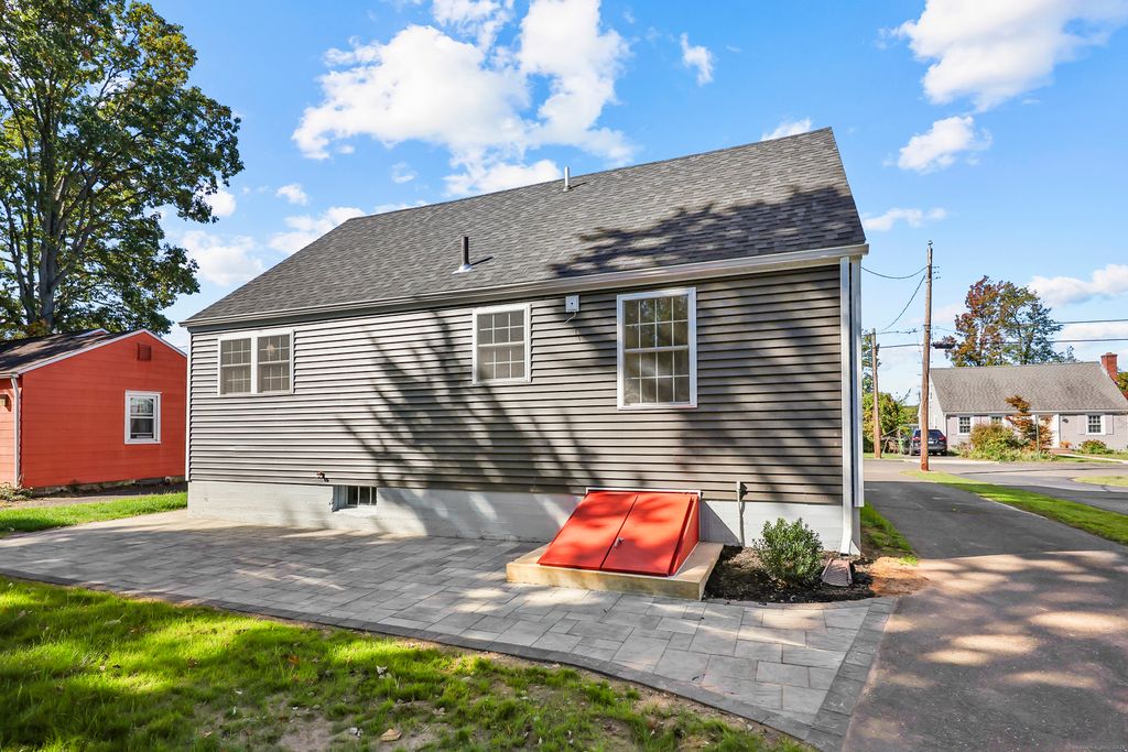Photo of 50 Garfield Avenue, Middletown, CT 06457 (MLS # 24135286)
