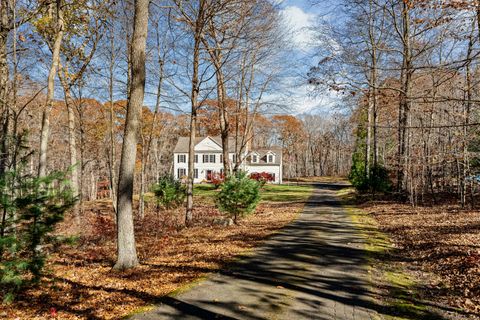 A home in Killingworth