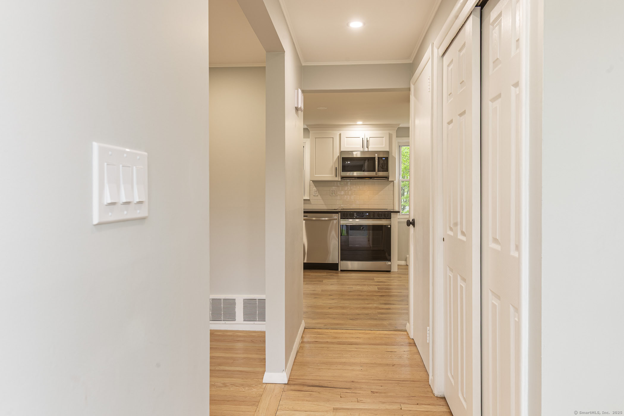 79 Arrowbrook Road, Windsor, Connecticut image 6
