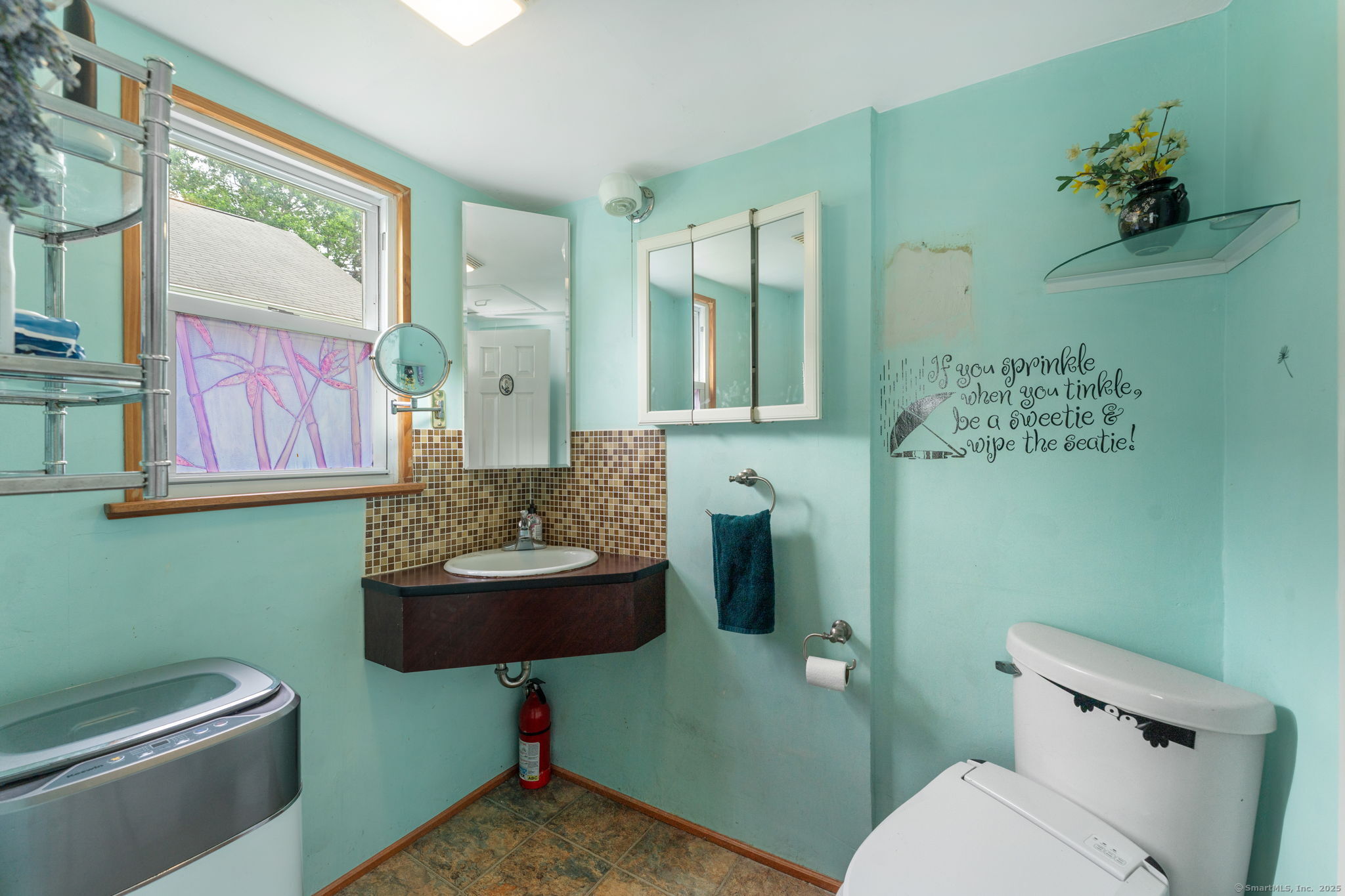 Bristol, Connecticut 06010, United States, 3 Bedrooms Bedrooms, ,2 BathroomsBathrooms,Residential,Active,162597